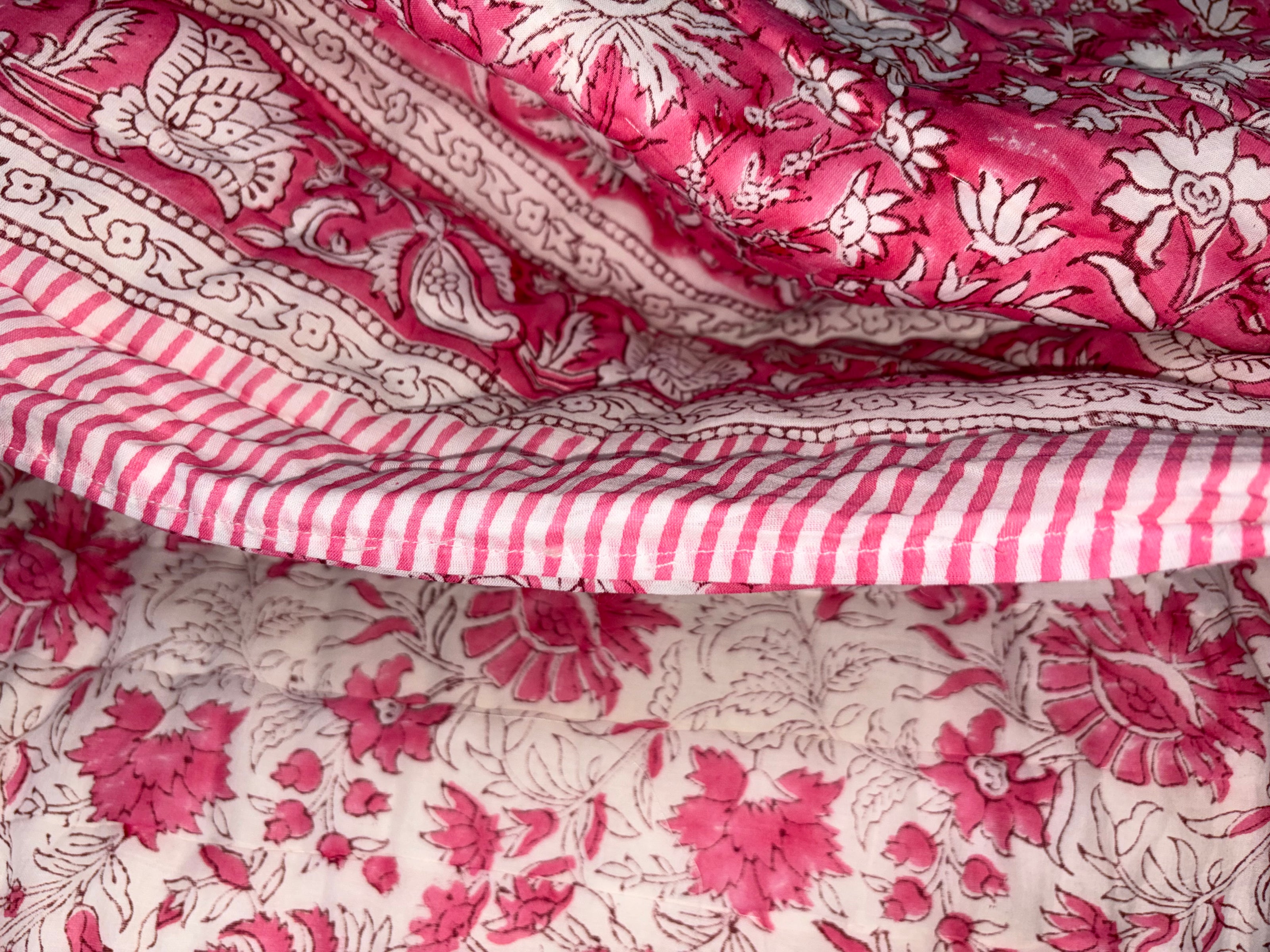 Roselle Bloom – King Size Reversible Muslin Cotton Razai Blanket | Organic Cotton Filling | Hand Stitched