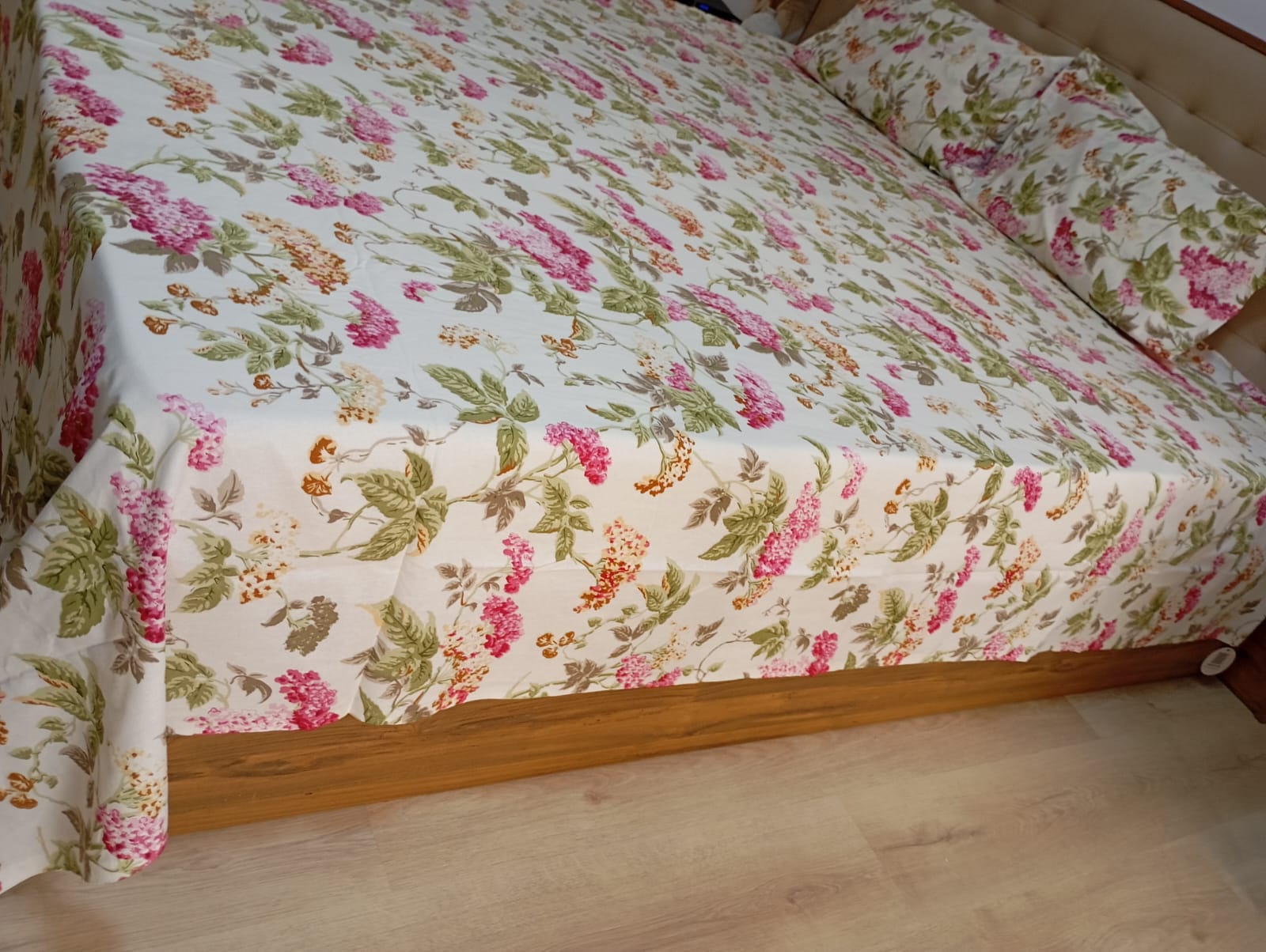 Soft Beige Botanical Bloom – Queen Size Block Print Bedsheet (230 x 260 cm) | 100% Jaipuri Cotton | Includes 2 Pillow Covers