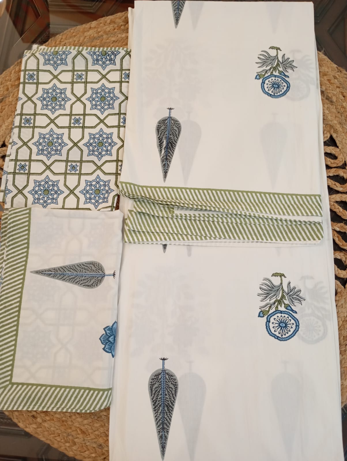 Herbal Charm - Super King Bedsheet with 2 Pillow Covers (Dispatch Time 24 Hours)