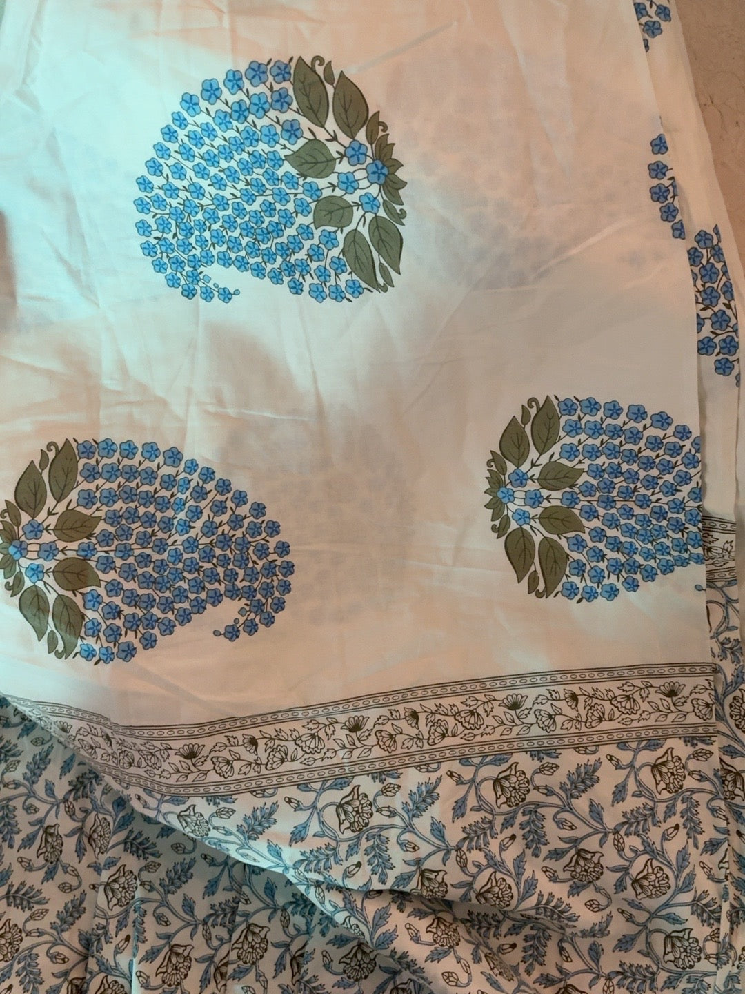 Blue Paisley Elegance – Super King Size Fitted Bedsheet Set (210 × 200 cm × 30 cm Depth) | 400 TC Tencel Cotton | Includes 2 Pillow Covers