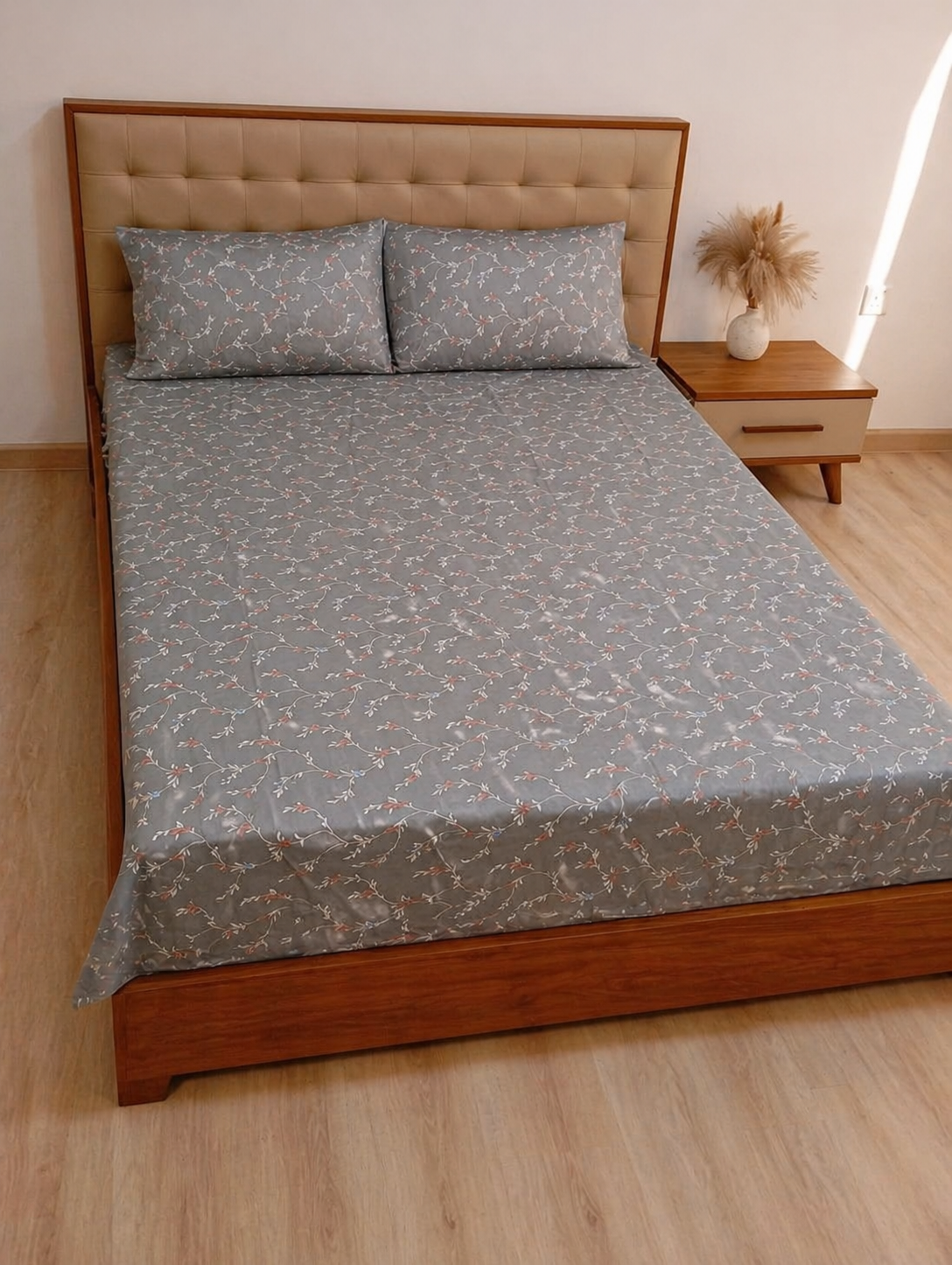 Silver Vine Greenish tone – Single Size Bedsheet (180 x 225 cm) | 100% Tencel Cotton | Includes 1 Pillow Cover