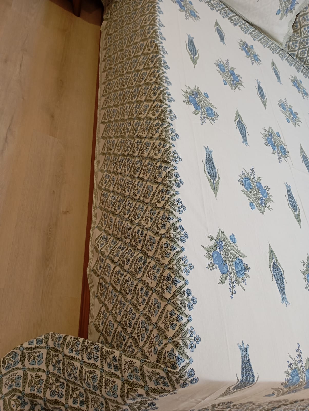 Sapphire Garden Block Print – Super King Size Bedsheet (274 x 274 cm) | 100% Jaipuri Cotton | Includes 2 Pillow Covers
