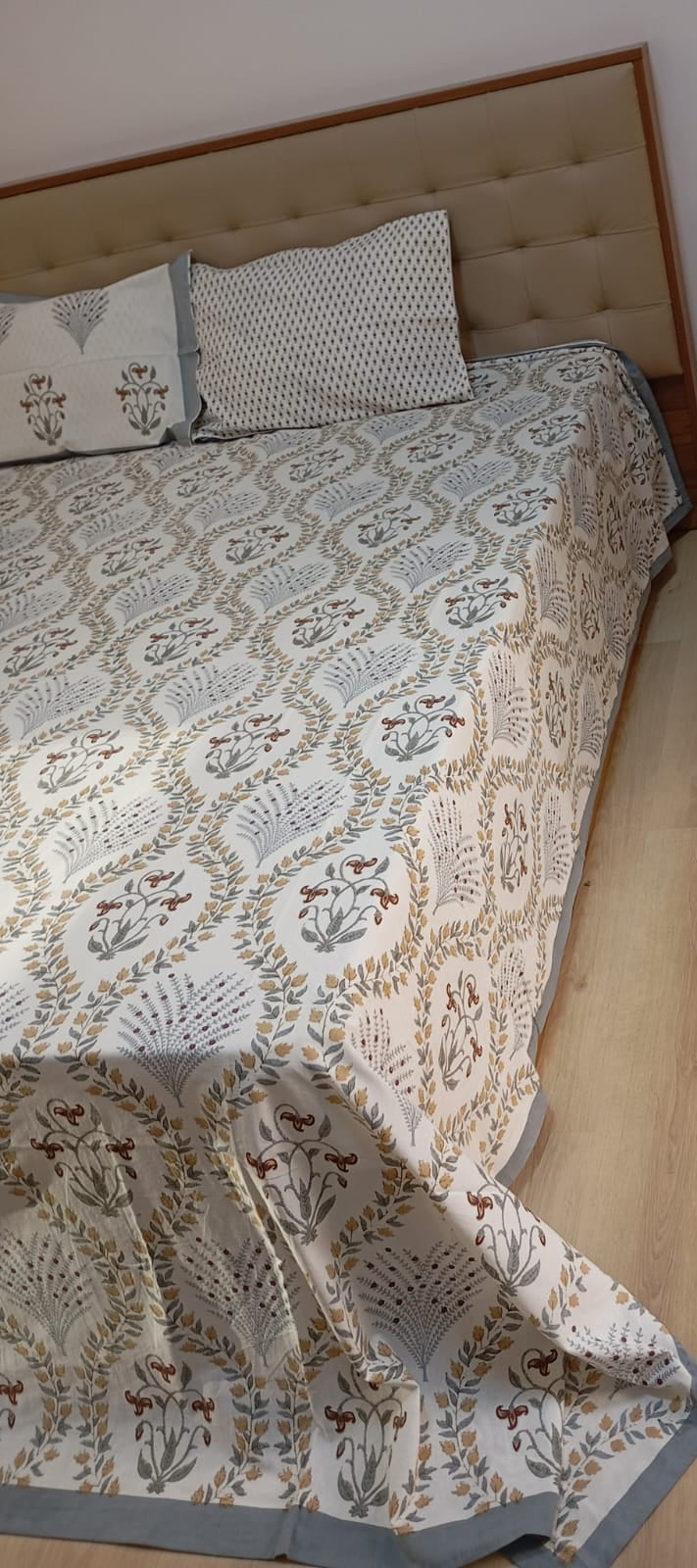 Ivory Fern – Super King Size Bedsheet (274 x 274 cm) | 100% Jaipuri Cotton | Includes 2 Pillow Covers
