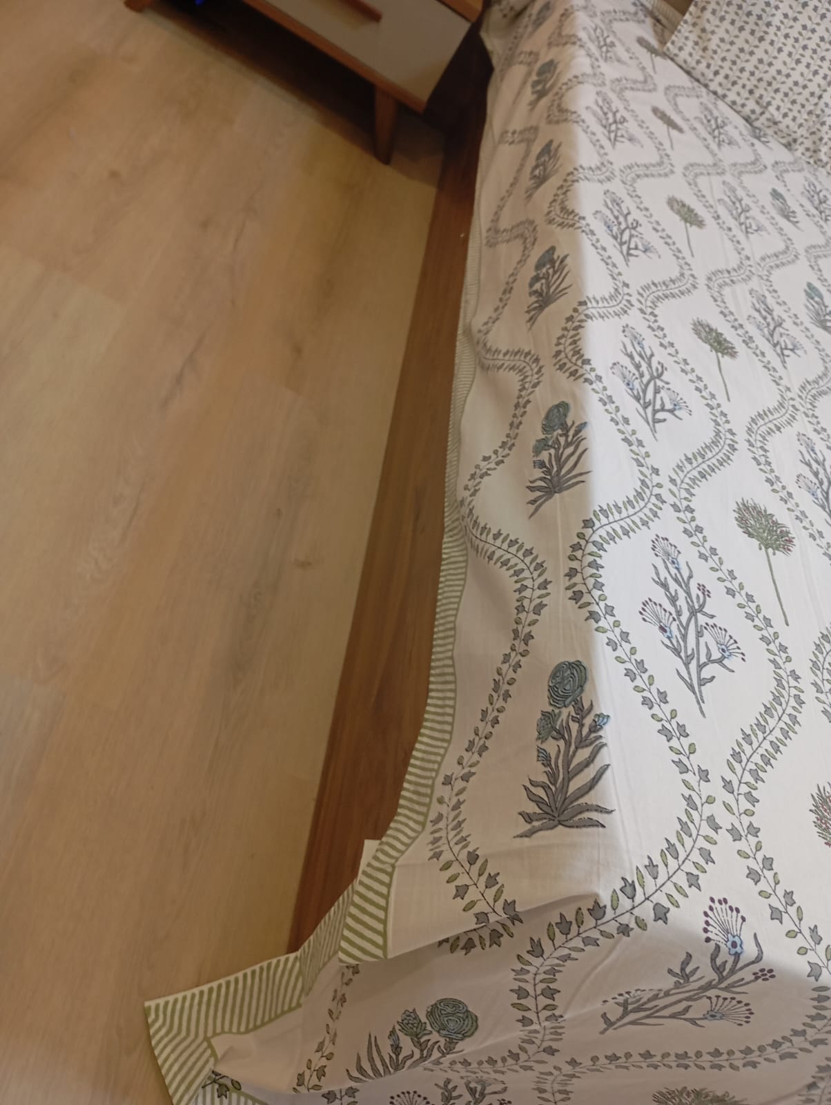 Olive Vine Garden – Queen Size Bedsheet (228 x 254 cm) | 100% Jaipuri Cotton | Includes 2 Pillow Covers