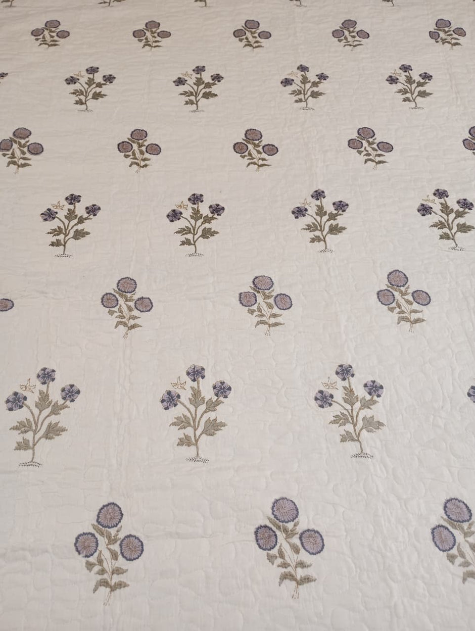 Jaipuri Lavender Meadow Reversible Quilted Bedspread – Standard King Size (90 x 102 Inches / 229 x 259 cm) | 3-Piece Set | 2 Quilted Pillow Covers