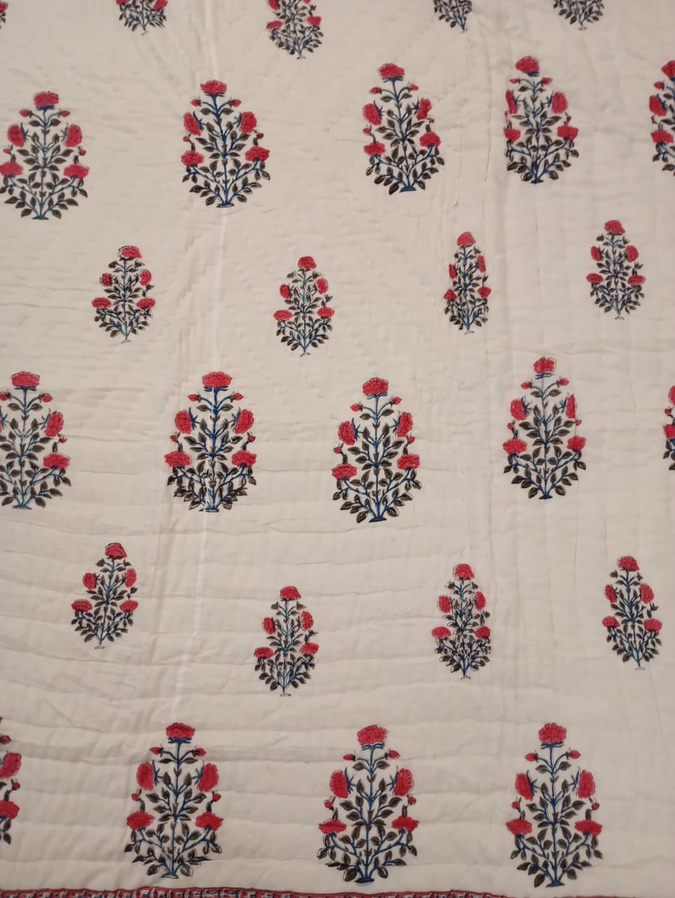 Crimson Garden Bloom – King Size Reversible Muslin Cotton Razai Blanket | Surgical Cotton Filling | Hand Stitched | 1 Piece