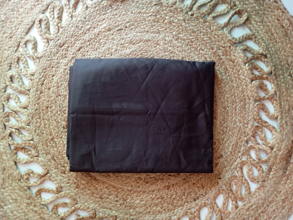 Midnight Noir – Super King Size Fitted Bedsheet (210 × 200 cm) | 100% Cotton | 30 cm Depth | Includes 2 Plain Pillow Covers