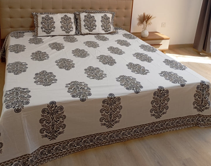 Heritage Bloom – Super King Size Bedsheet (270 × 270 cm) | Includes 2 Matching Pillow Covers