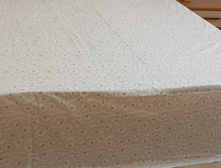 Ivory Fern – Super King Size Bedsheet (274 x 274 cm) | 100% Pure Cotton | Includes 2 Pillow Covers