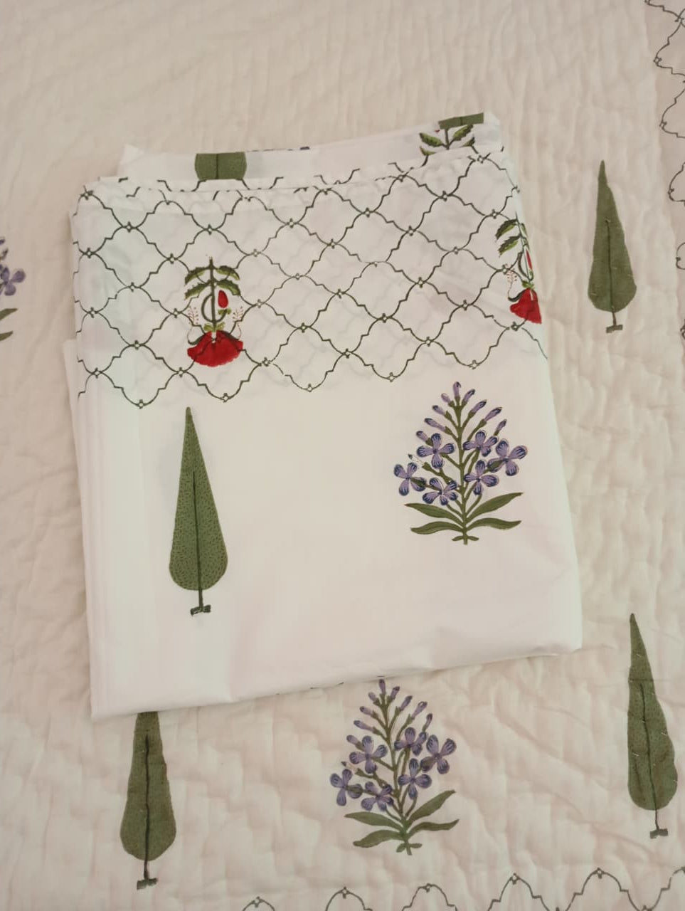 Set - Razai + Bedsheet - Ivory Garden Hand Block Bedding Set – Super King Bedsheet with King Reversible Hand Tagai Razai