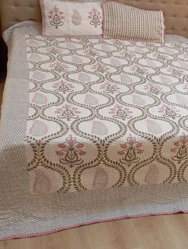 Phooljhar — Cascade of Blooms | Reversible Jaipuri Cotton Quilted Bedspread | Standard King Size | 2 Pillow Covers | Set