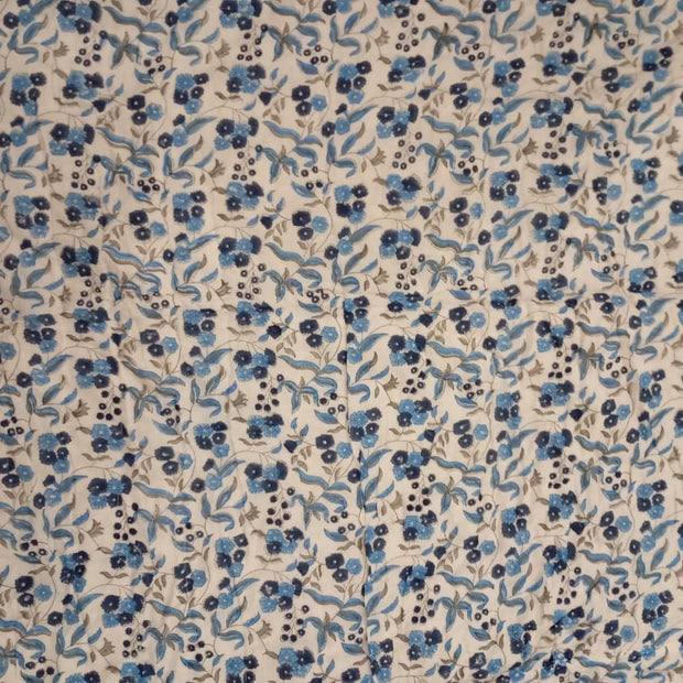 Blue Garden Trellis – King Size Muslin Cotton Razai | Surgical Cotton Filling | Hand Stitched | 1 Piece